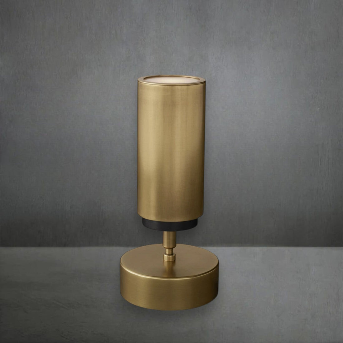 Champeaux Pivoting Spotlight